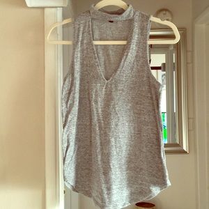 Keyhole neck light gray tank top